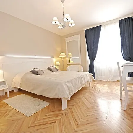 Tinel Old Center 4*