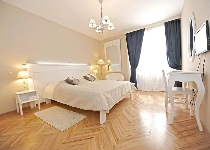 Tinel Old City Center 4*